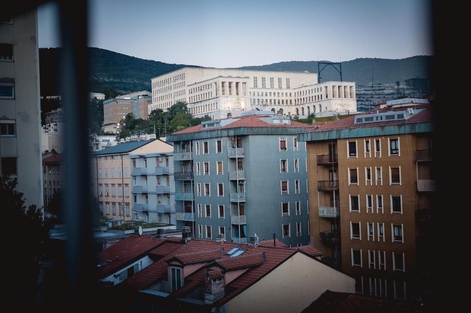 5Min Stazione Centrale Appartamento Con Terrazza Trieste Esterno foto